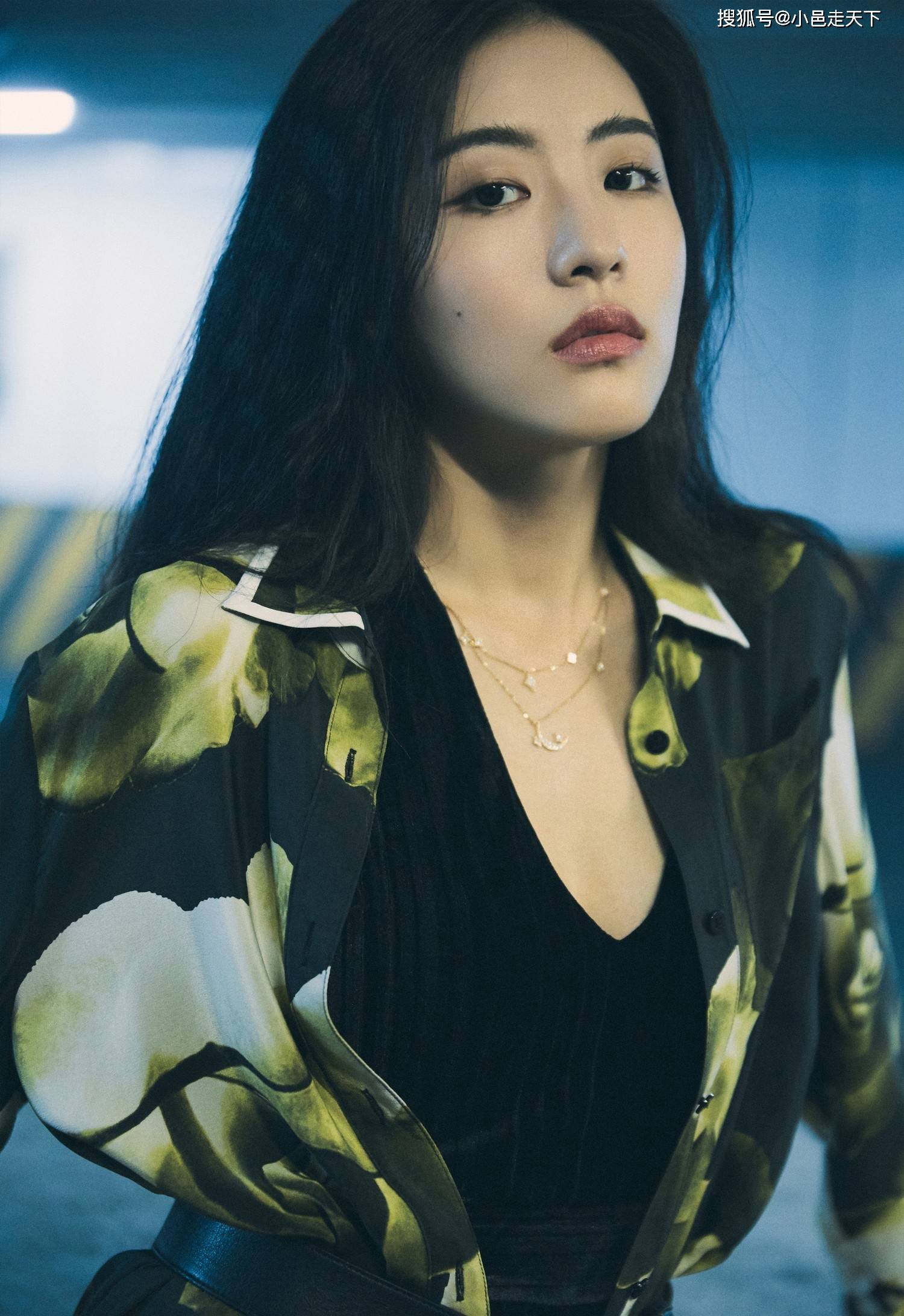 孙芮华夏风地下通道华丽写真