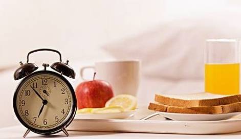 血管|血糖高的人,出现5种表现,小心并发症!控血糖,做好4件事