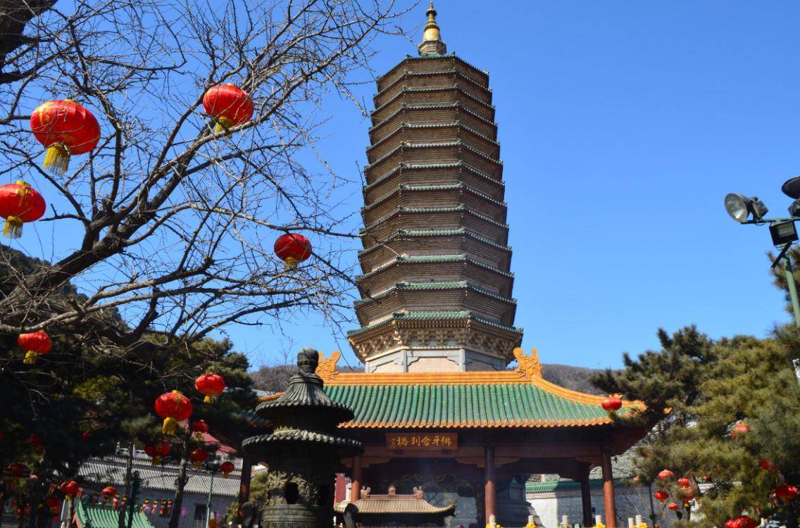 北京一座重修後的寺廟,是八大處的第二處寺院,全國重點寺院