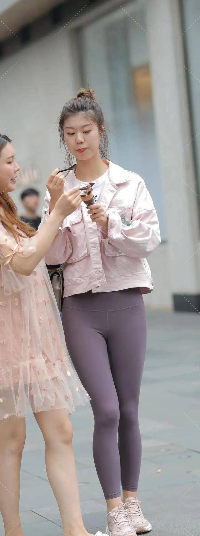 整体|身材修长的打底裤美女，选择好看的裙子，清凉舒适