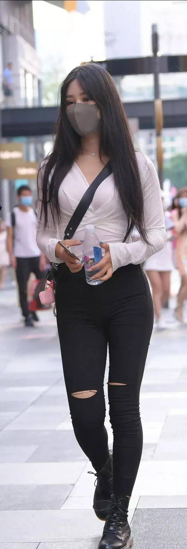 整体|身材修长的打底裤美女，选择好看的裙子，清凉舒适
