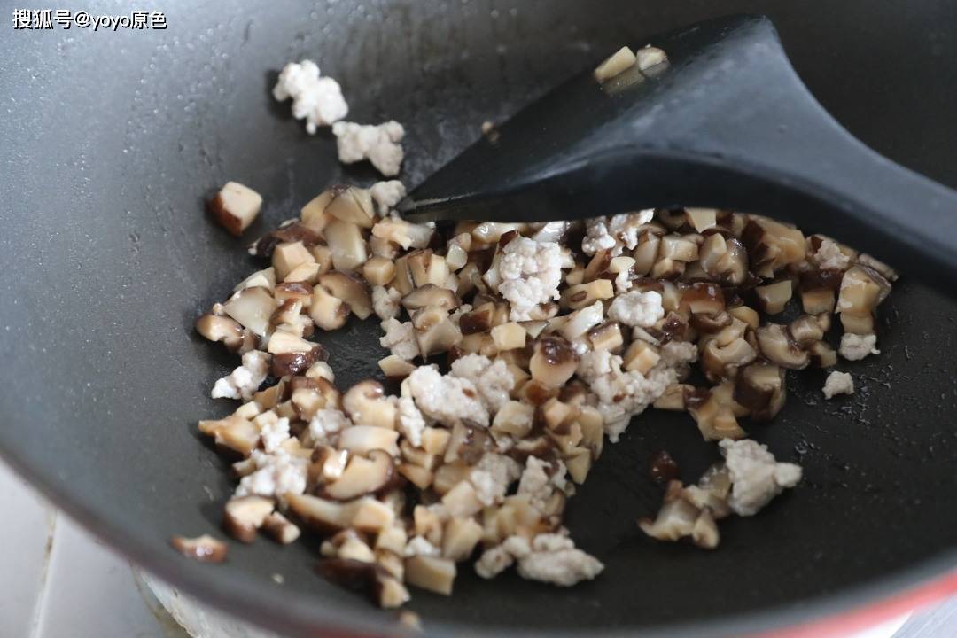 烧麦|早餐不用愁,教你做香菇烧麦,口感喷香,做法简单