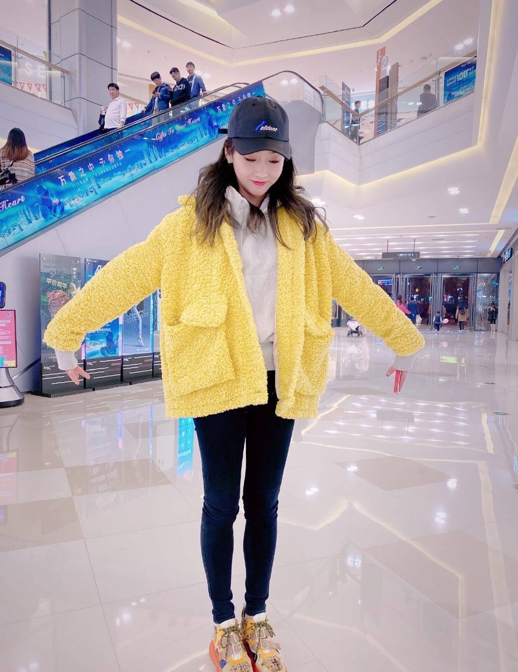 宣璐|28岁宣璐穿小黑裤显腿长！“师姐”不仅模样俊俏，关键太会穿