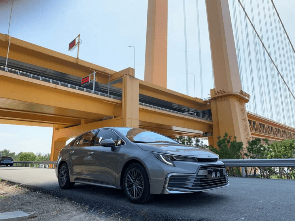 试驾广汽丰田凌尚广汽丰田造出了年轻人真正想要的中级车