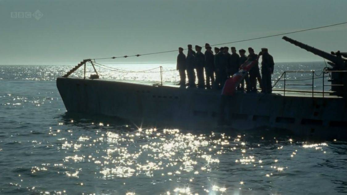 图片[4]-德国潜艇炸完英军军舰又救人，美军连自己人一起扫射，脑残又傻叉-魔性次元