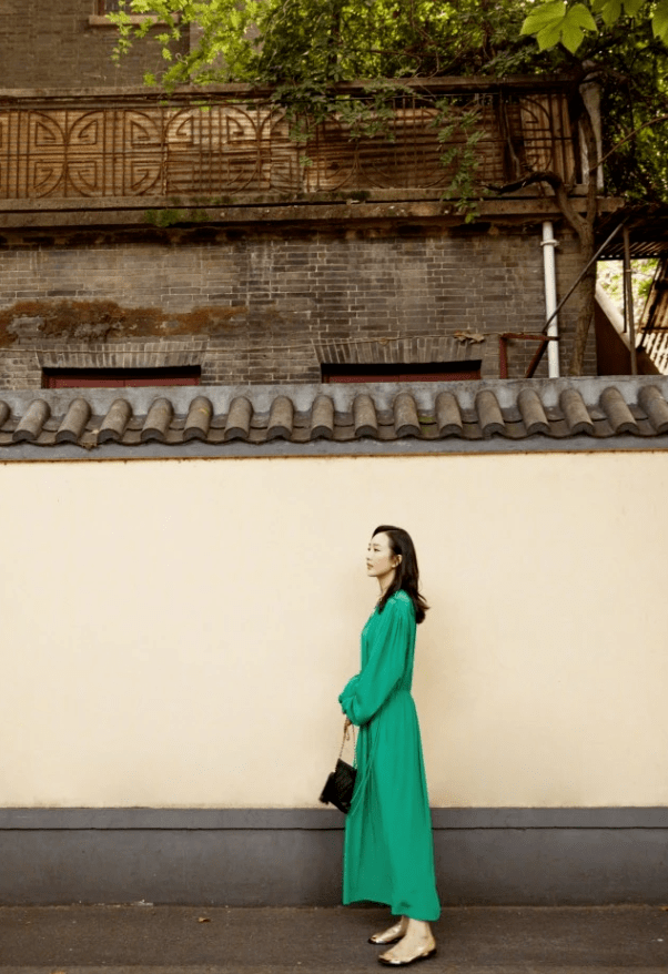 都能|王鸥带火“果冻鞋”，比匡威更时髦，00后都心动了