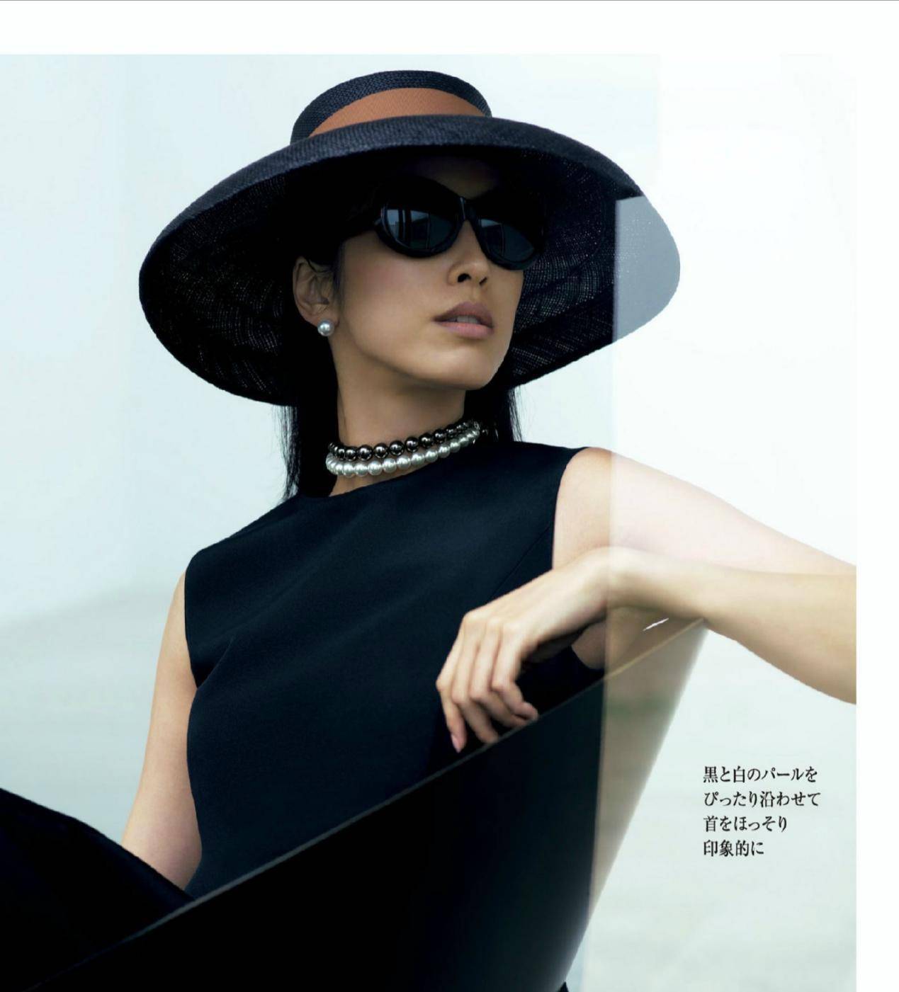 黑色|穿衣时尚的“成熟”女人,一般都有这几个特征,减龄气质更出众