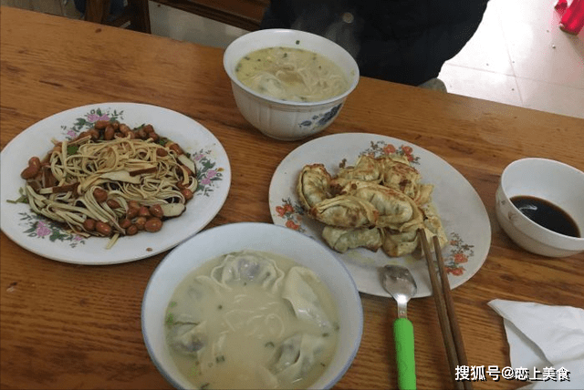 干絲|江蘇大哥賣奇葩早餐，6元1碗連骨帶鱗一起燉，鹽城人天天驅(qū)車來吃