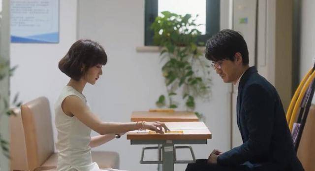 仙女|三十而已：钟晓芹穿白裙去离婚美如初恋，是她作为女人最后的傲娇