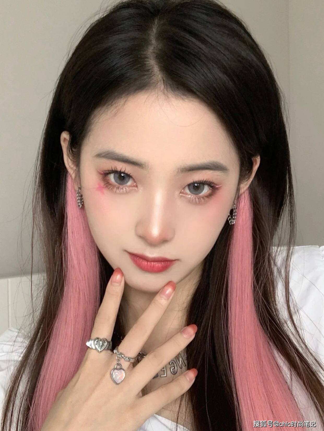 美貌|去海边或者水上乐园，怎样不费心机体现“ 清水出芙蓉 ”的感觉