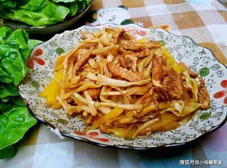 做法|黄花菜怎么做最营养？黄花菜此做法，特解馋，鲜香四溢，老少皆宜