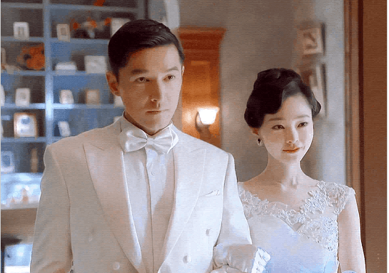 宋轶|阅读盛典胡歌宋轶同框，梦回伪装者，双双入场像举行婚礼一般