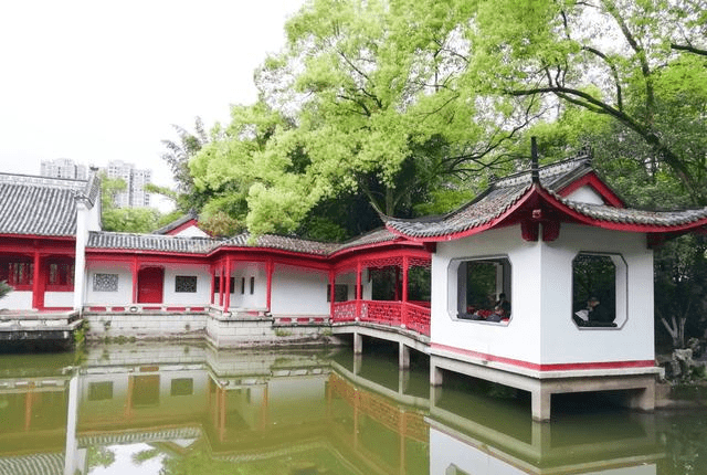 邵武熙春公园的“园中园”，刷漆修缮后，本地人直说还不如不刷漆