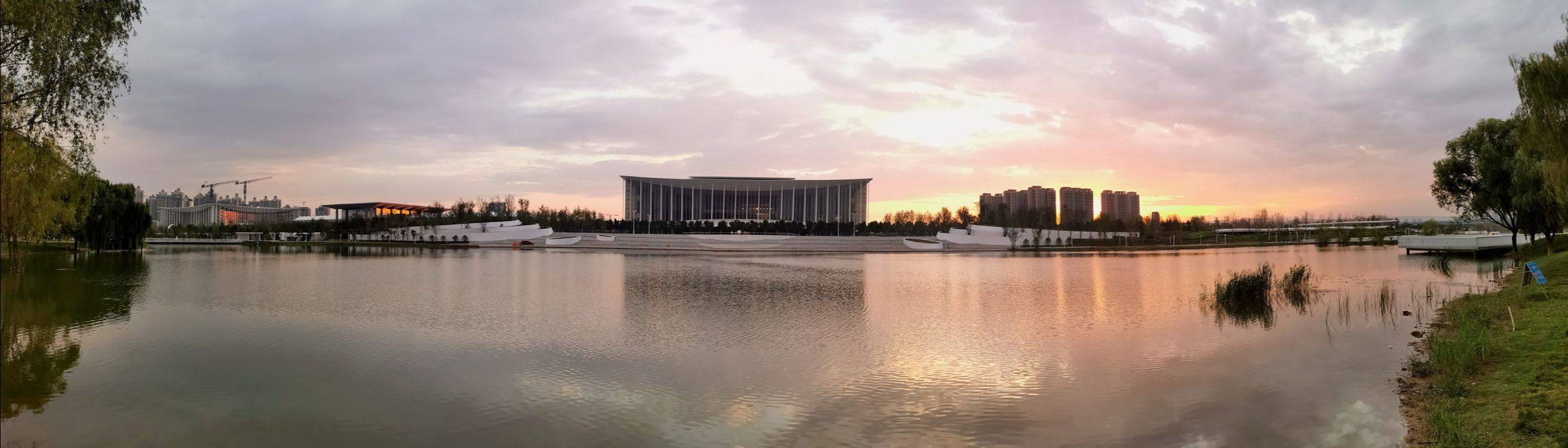 初秋,浐灞新区的早晨