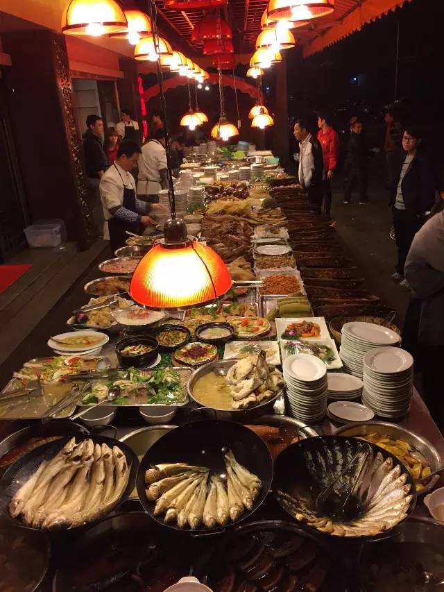 潮汕卤鹅鱼饭生腌蟹走潮汕打冷去