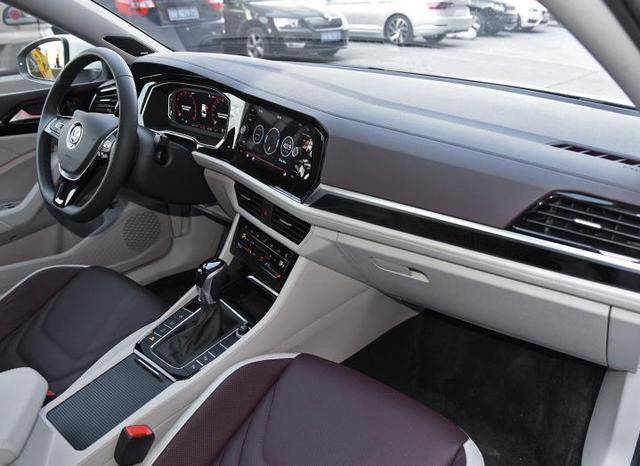 车档次排名_豪车排名前十名(2)