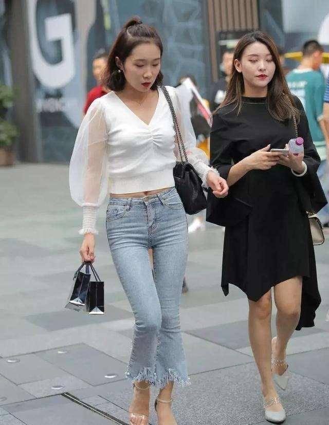 整体|高贵优雅的打底裤装扮更添清纯美感，显得腿长脚小，清爽甜美