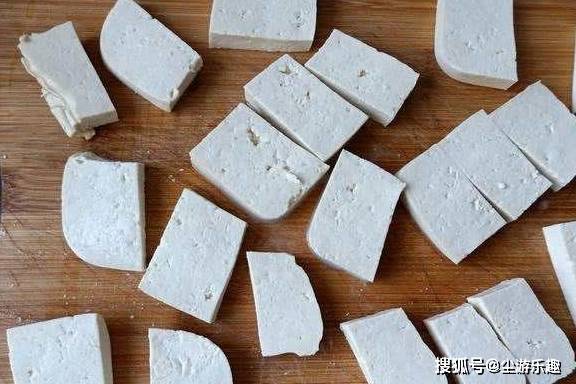 葱花|豆腐这么做，不用1滴油，外硬内软，又香又脆，好吃、简单、健康