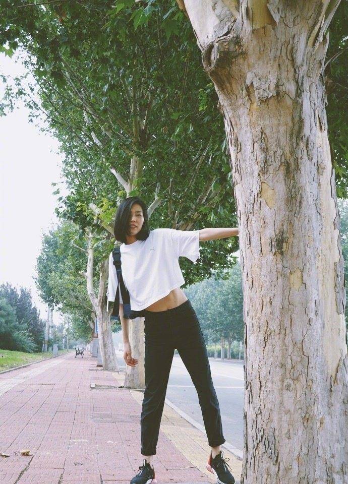 肚脐眼|甜辣女孩们的最爱，夏季爆款BM风露脐装，小蛮腰就要骄傲秀出来！
