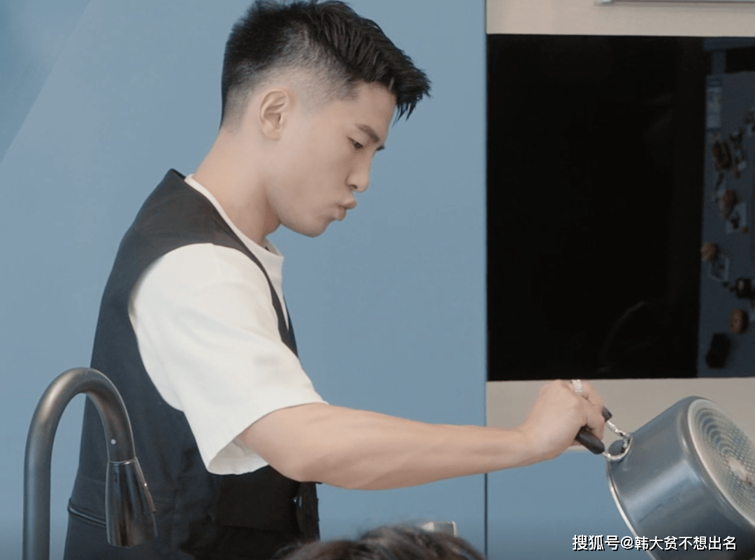 感觉|《心动的信号4》女五号罗悦嘉穿搭整理：太有钱！衣服5000多一件