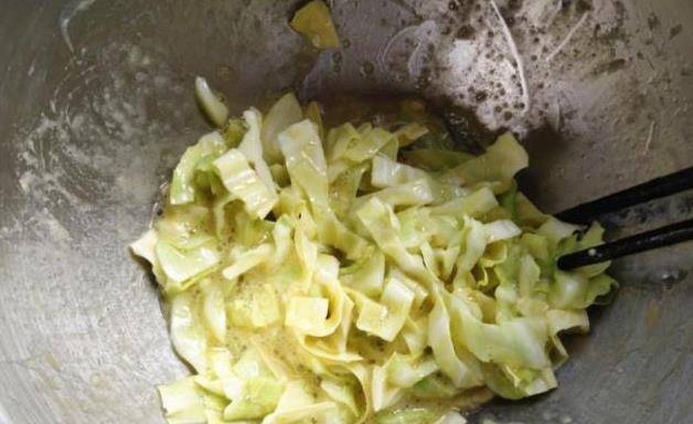 关键|早餐，做这款鸡蛋饼给家人吃，增强免疫力，预防感冒，营养又美味