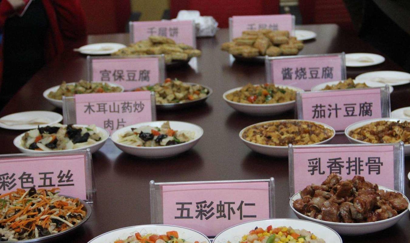 家长|孩子天天说幼儿园的饭好吃，宝妈不信让老师发照片，结果直接傻眼