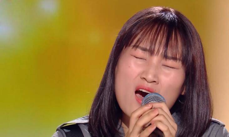 李荣浩|《好声音》首个登台选手啥来头？导演亲自找她 李宇春预言她前三