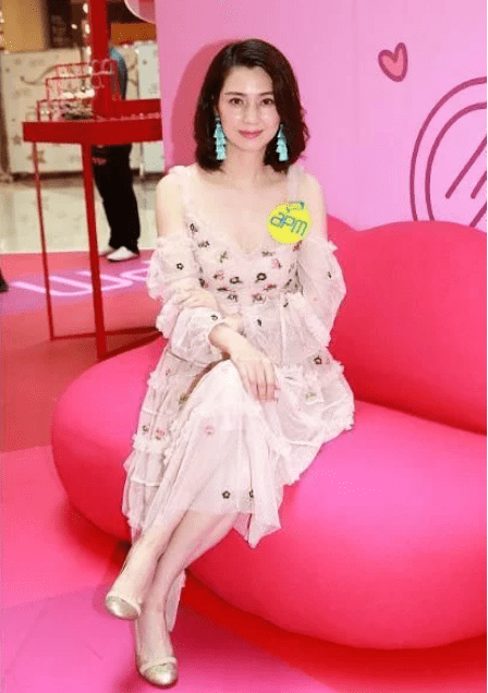 美人|一代美人洪欣，50岁容颜未改，依旧优雅动人