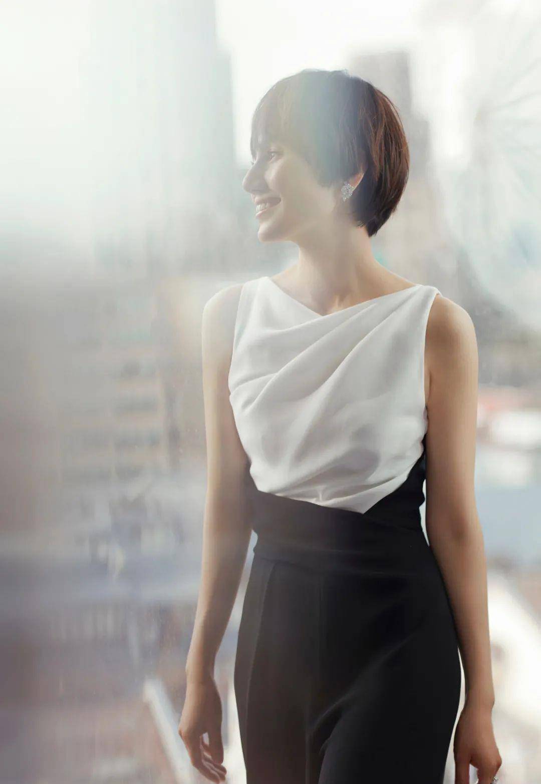 景甜|陶虹景甜的深V造型,真的又美又大胆