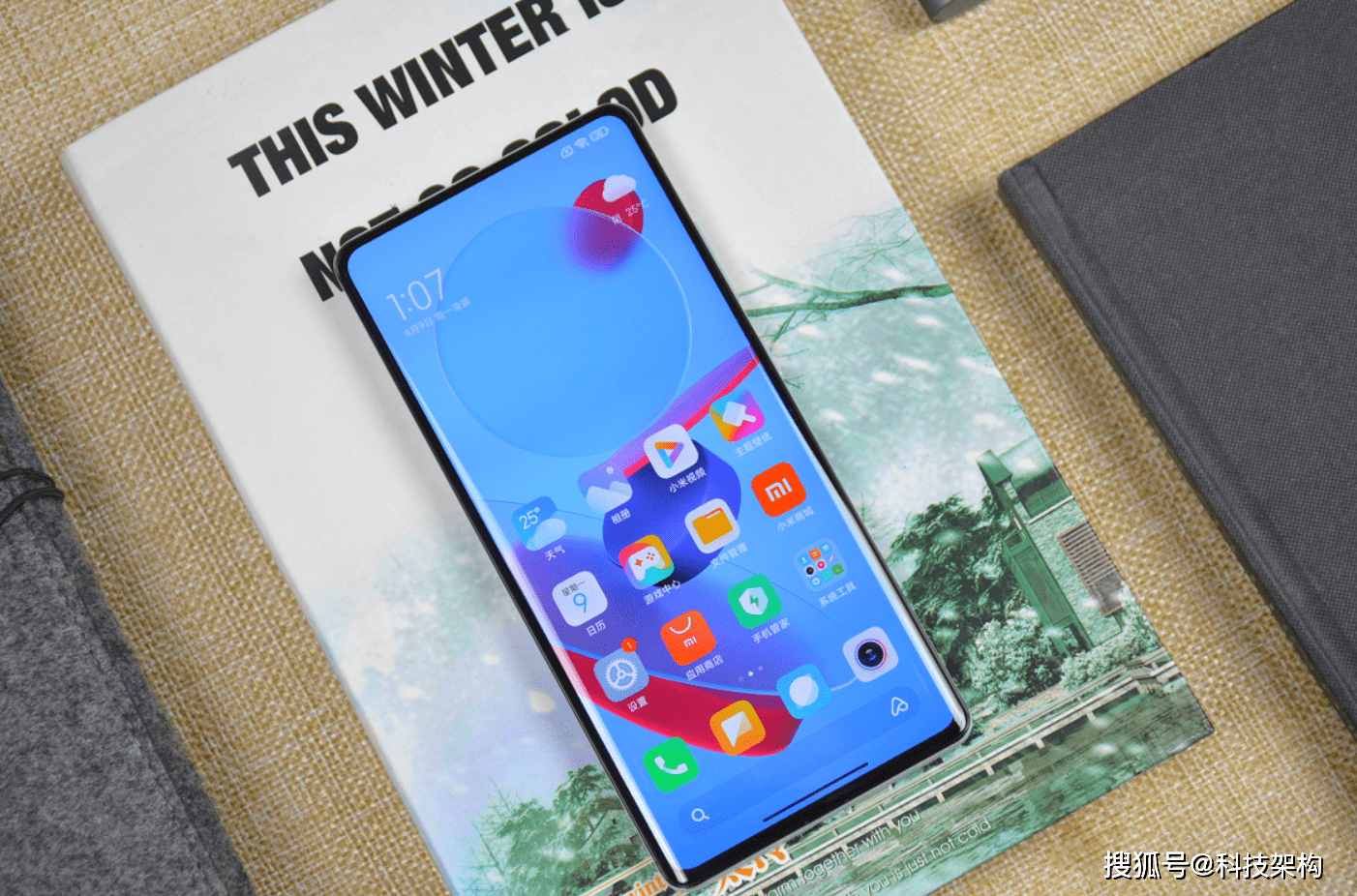 小米mix4真机上手实拍黑色陶瓷质感绝佳影青灰美的不可方物