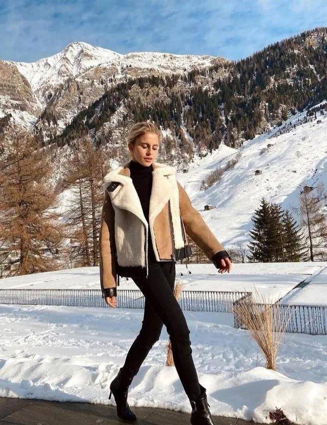 郑钧|郑钧老婆太幸福了!穿羊羔绒外套扛18斤巧克力,全世界只有2颗