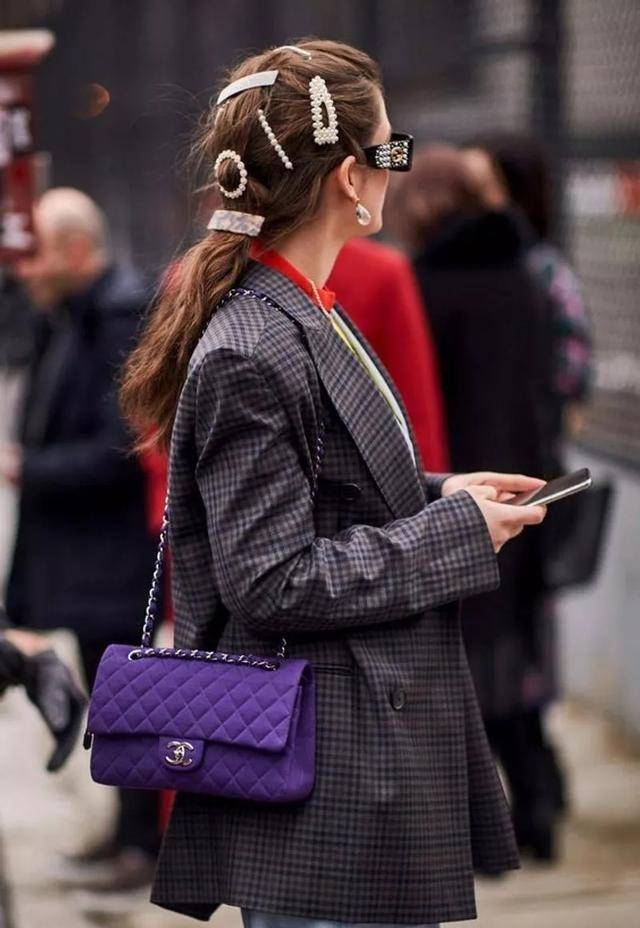 东方|邓文迪晒泳装照为女儿庆生！格俏皮长得像老爸，二女儿是东方美人