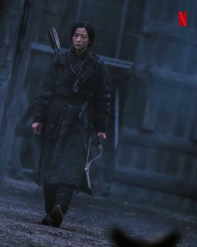 阿信|《王国》外传，《北方的阿信》没有垮掉，全智贤镜头虽少依然惊艳！