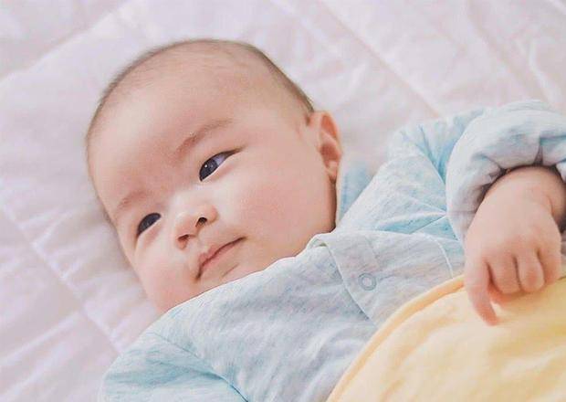 经济|妈妈赌气生二胎，结果孩子出生无人理会，网友：不动脑子