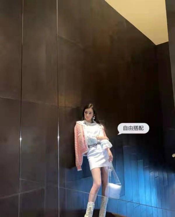 郭富城|郭富城夫妇合体!他穿千元平价卫衣真低调,方媛浑身大牌像贵妇