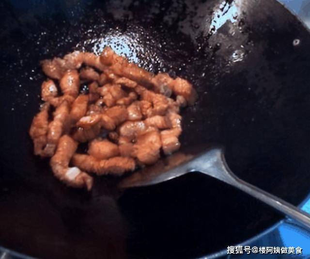 加入适量|做红烧肉，这2种香料千万别放！多数人搞错，难怪红烧肉味道怪