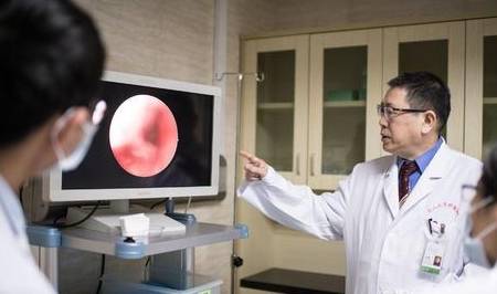 前兆|误以为皮肤过敏，查出肝硬化，提醒：皮肤这一表现或是肝病前兆