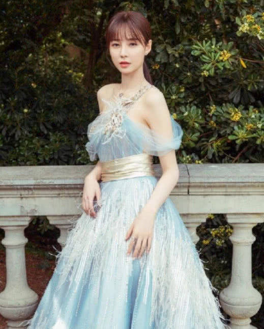 羽毛|沈梦辰身材到底有多好？当看到她换上婚纱那刻，杜海涛有眼光