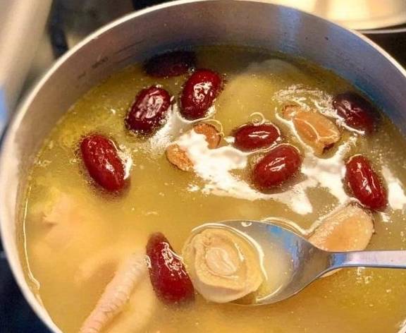 因为|怀孕期间，孕妈牢记这4个饮食注意事项，别因为乱吃伤害到胎儿