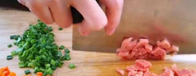 做法|比披萨还好吃“早餐饼”秘诀，不和面不擀面，5分钟就能完成！