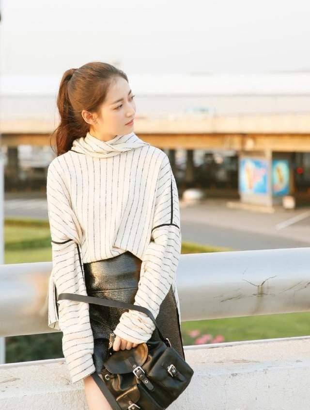 时尚|陈钰琪又瘦又美，私服穿搭甜美时髦，难怪老板唐嫣力捧