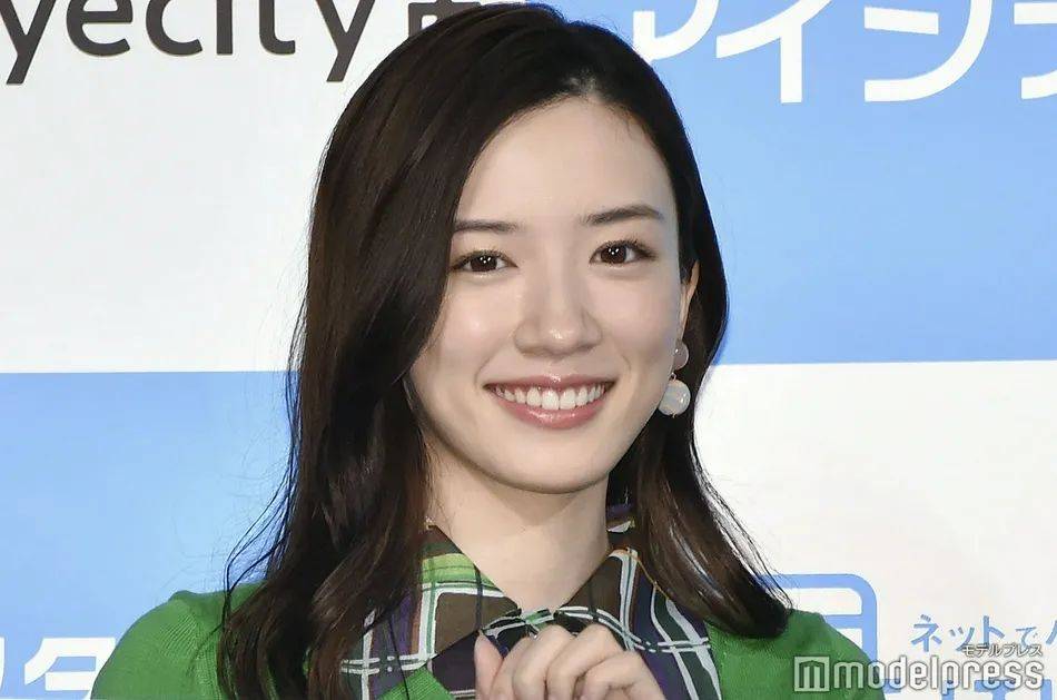 观众|日本女星永野芽郁恢复后笑容甜美！细腰长腿太性感靓丽