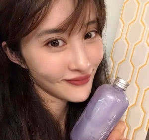 角色|宝莲灯10年了，男一女一都不温不火，打酱油的她却火到发紫！