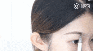 眼睛|张艺兴戴上眼镜成撕漫男，Jennie名媛范，杨幂的平光镜更有复古感