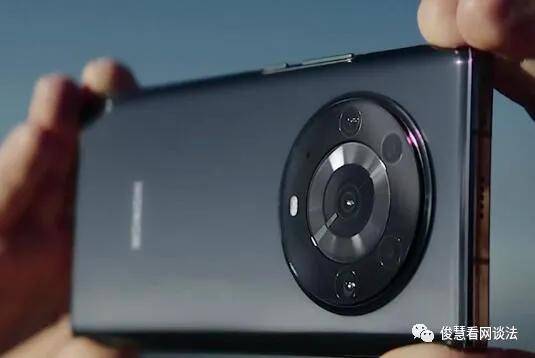 镜头|高端手机市场竞争变数重重：小米、荣耀和vivo，谁能更胜一筹？