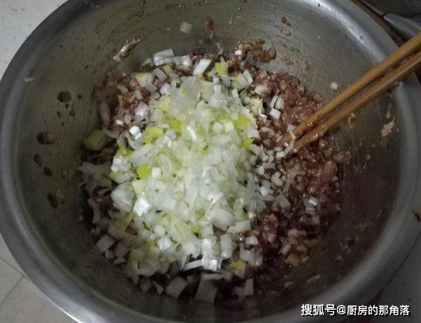 花椒|开学季营养早餐，就吃猪肉馅饼，皮薄馅香味美，让孩子爱上吃早餐