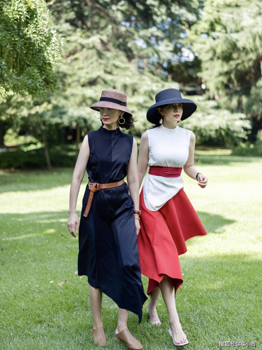 学三木|女人过了50岁，少穿黑白灰！学三木妈妈的高级优雅搭配，时髦气质