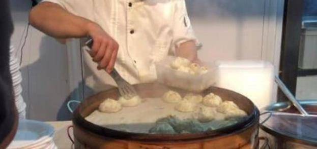 包子|“京城”最火包子店，營業百年，長得丑陋味道好，顧客開超跑來買