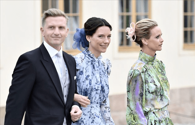 原创瑞典王室举行洗礼仪式3个月的小王子好萌王妃穿刺绣裙像少女