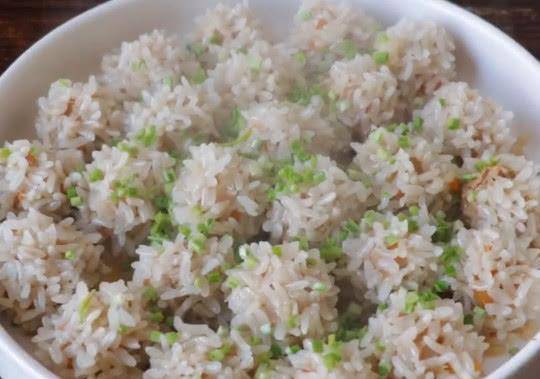 糯米饭怎么蒸才不会软 b25f66e8118b46818bcccfd4ab5bdaa0.jpeg